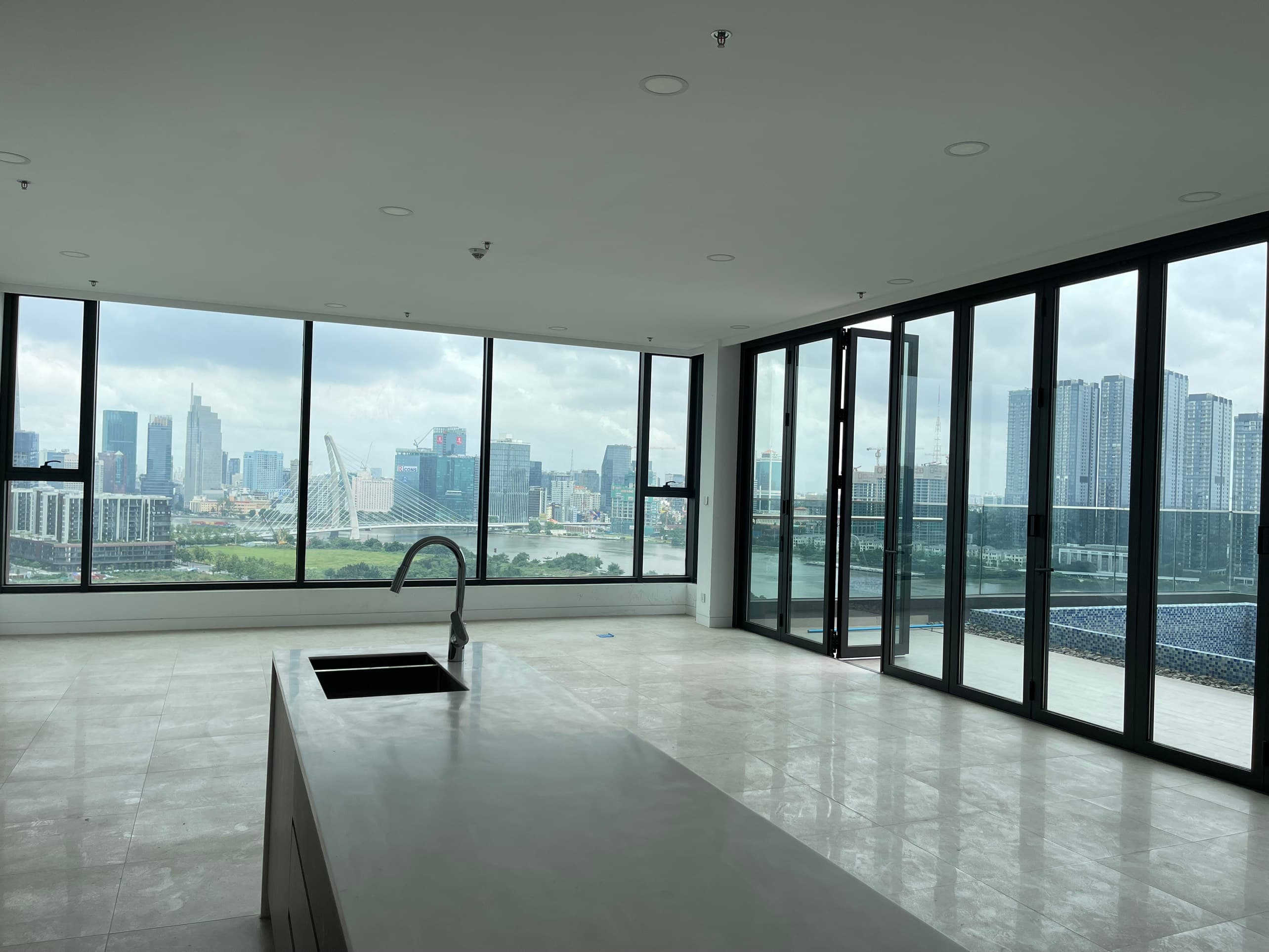 TR72 - The River Penthouse 4 bedrooms for rent, unfurnished, Best Price