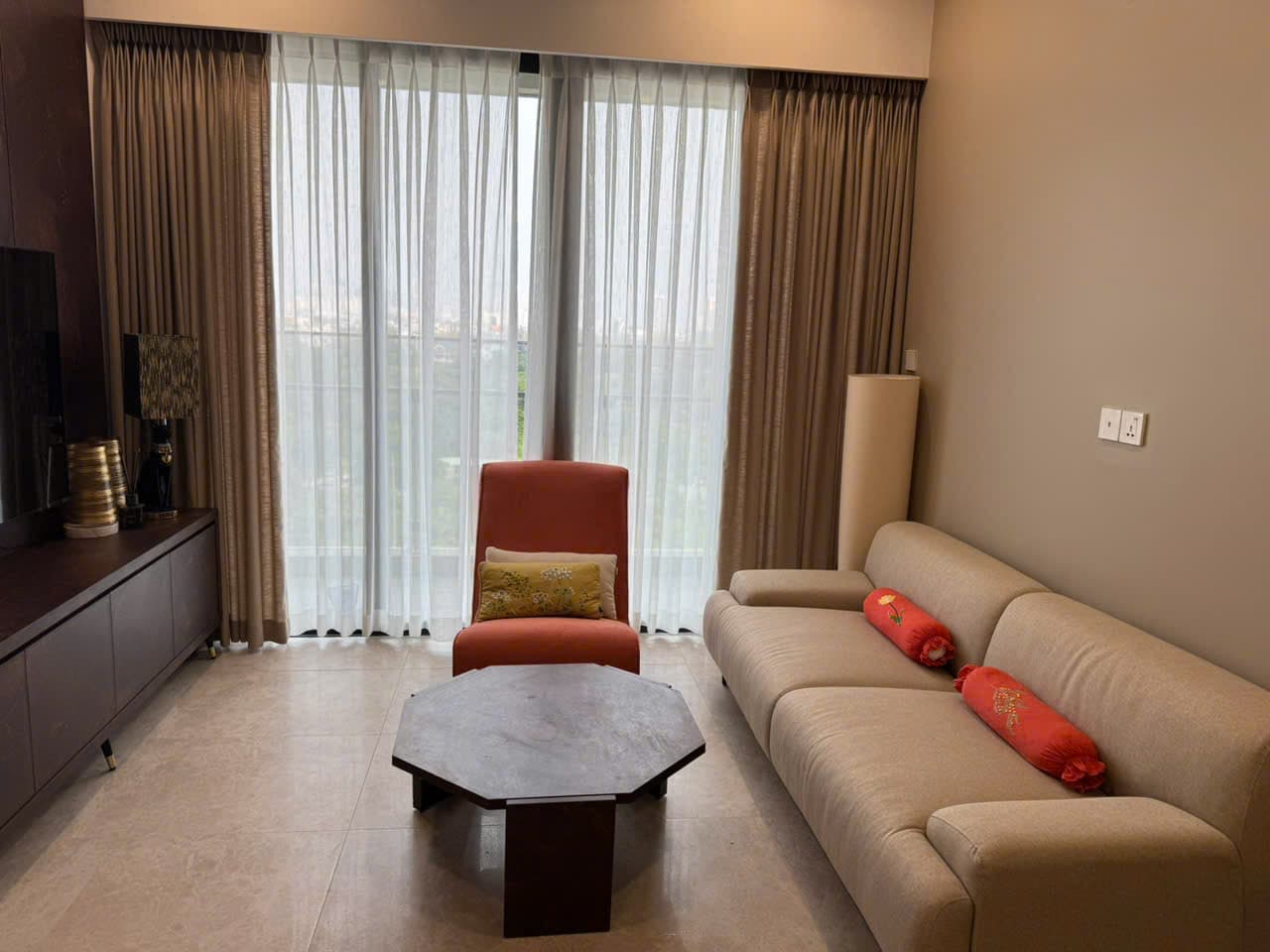 TR86 - The River 2 bedrooms apartment for rent, Fully Furnished & Exquisite